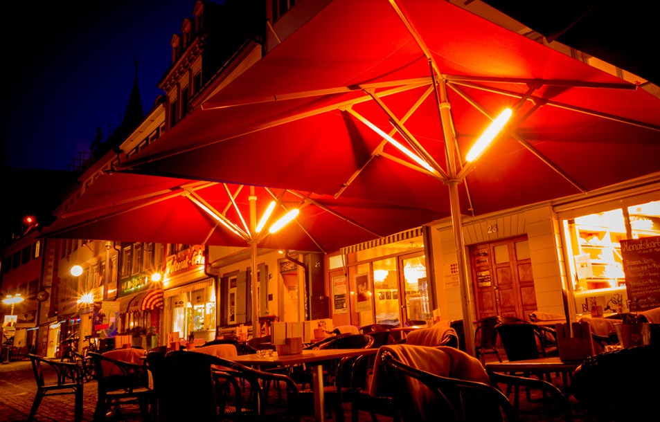 Sonnenschirm mit Licht