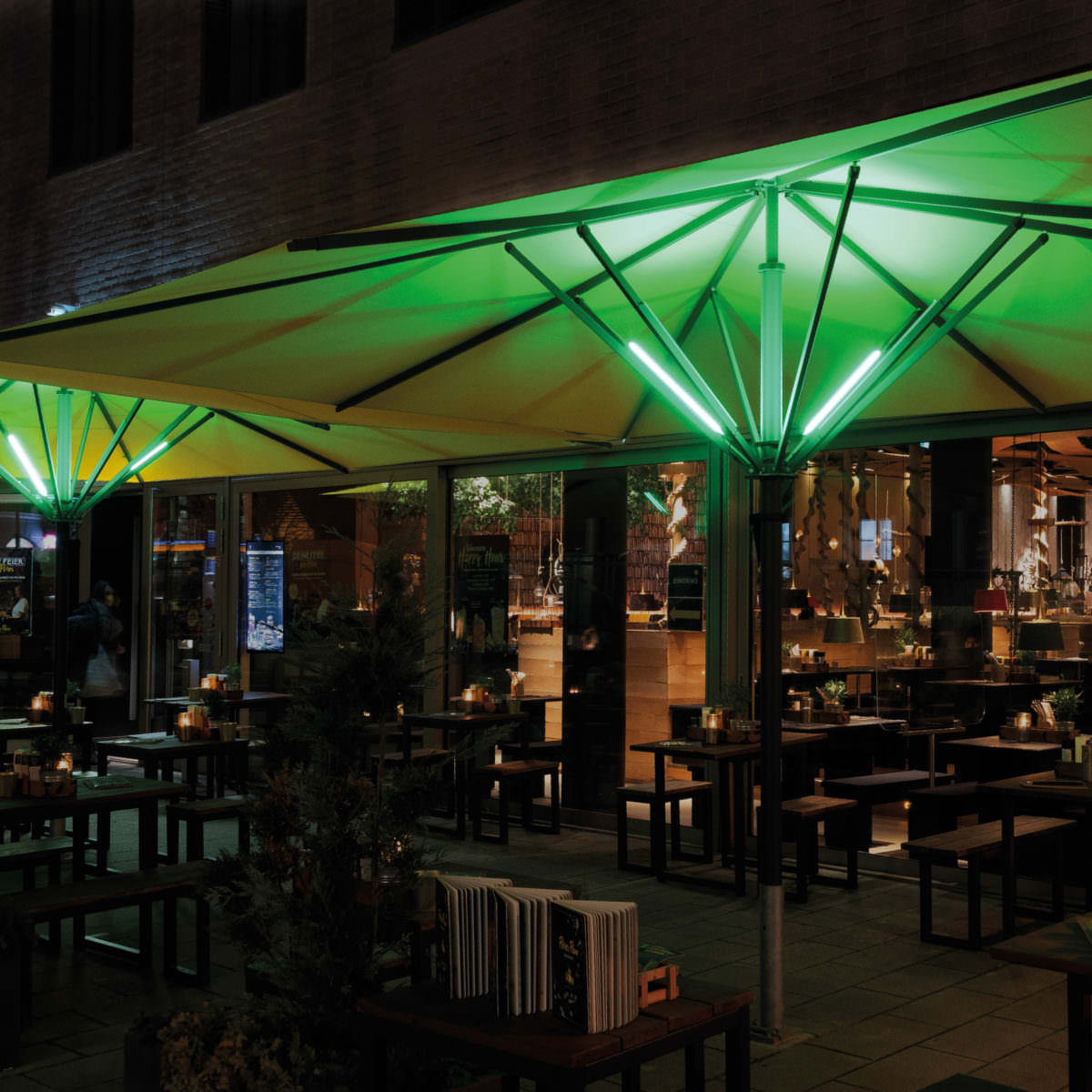 LUME-1 in grün leuchtend.