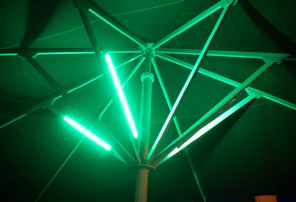 Sonnenschirmbeleuchtung farbig