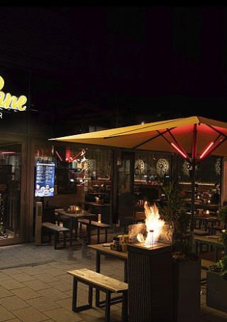 Gastro-Sonnenschirm-Beleuchtung bei Peter Pane in München-Pasing