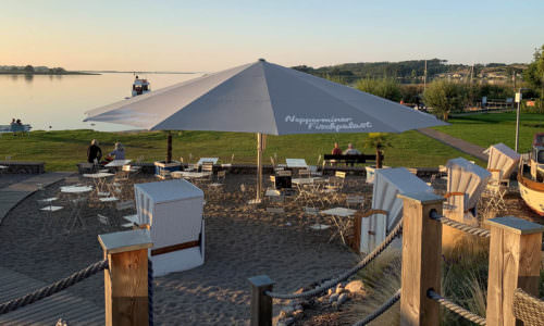 Beachbar Sonnenschirme anfragen und kaufen. Bestes Angebot, volle Prograamm-Auswahl.