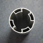 Verstärkungszüge im Sonnenschirm-Mast