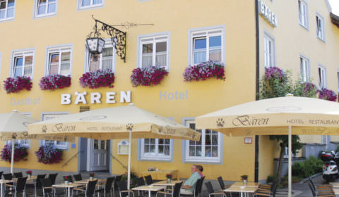 Bären Hotel Gastro Line Sonnenschirm